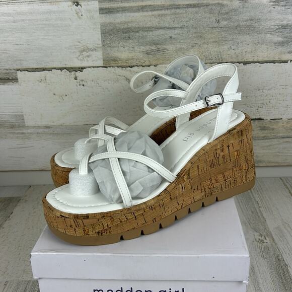 Madden Girl Volt womens size 9 M white faux leather buckle strappy sandals new - Picture 2 of 10
